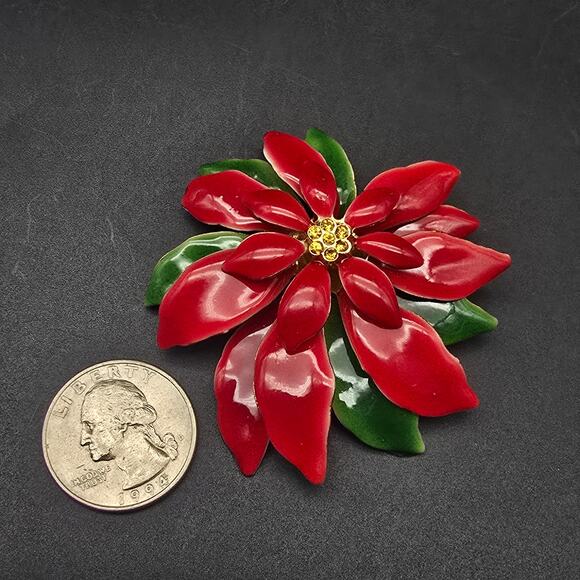 Red Enamel Poinsettia Flower Brooch Vintage Christmas Jewelry - Picture 5 of 6